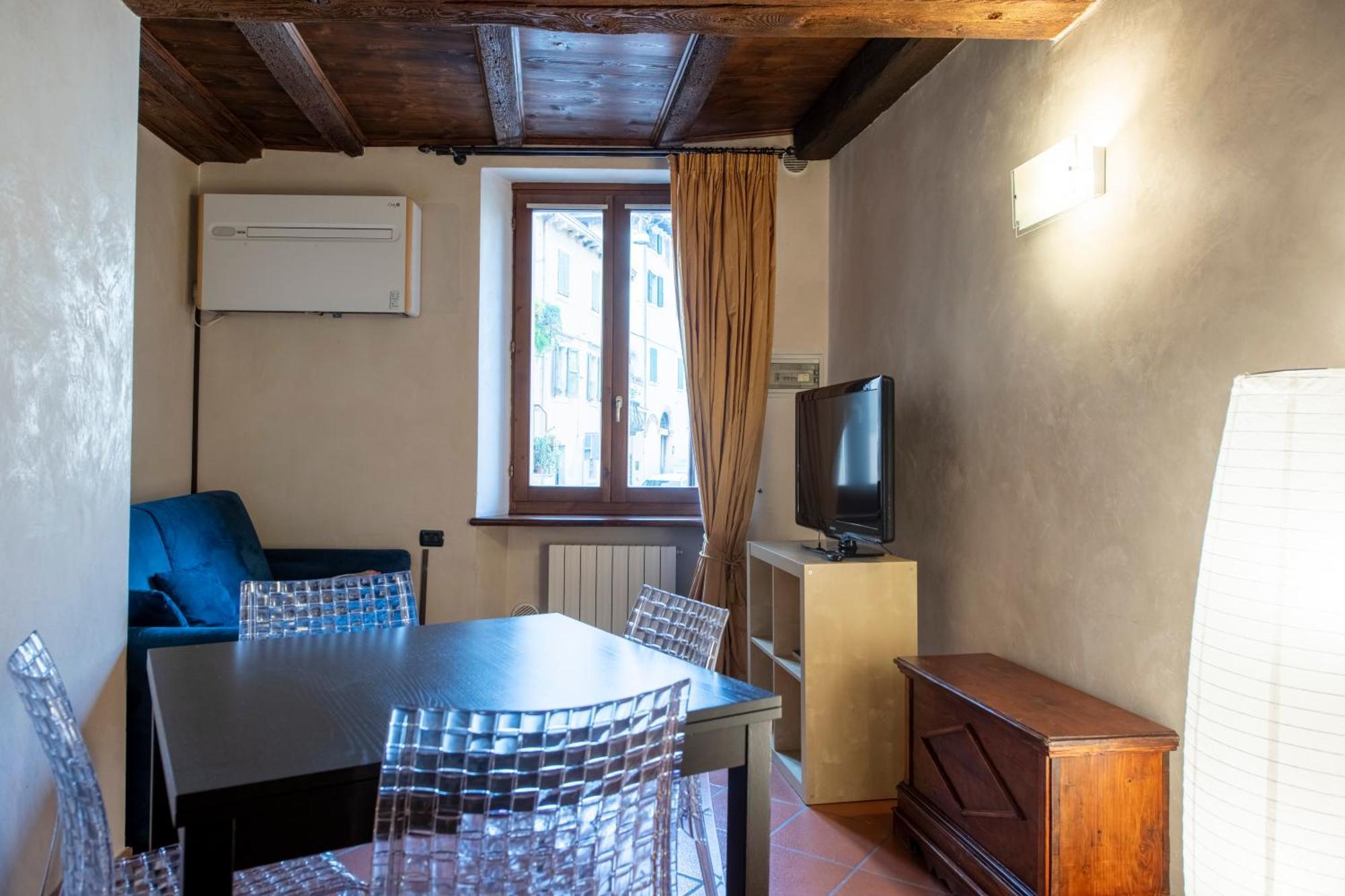 Ai Piedi Del Castello / 4Pl / Apt. Full Βερόνα Εξωτερικό φωτογραφία